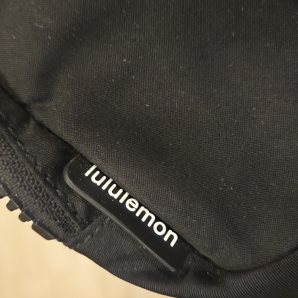 Lululemon Black Everywhere Belt Bag - Picture 3 of 11